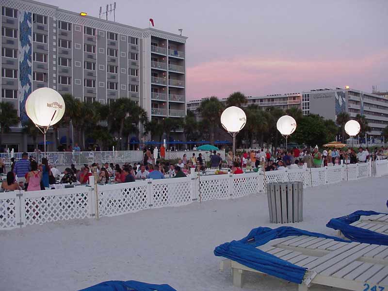 Corporate team building events, outdoor event lighting, glow volleyball, serving Florida.  Events for teams and families.